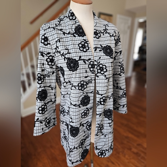 Slinky Brand Jackets & Blazers - Slinky Brand Floral Jacket Medium